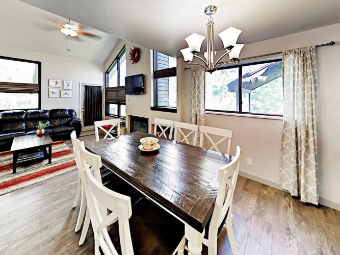 4BR 4BA Rustic Mountain Condo Park City by RedAwning