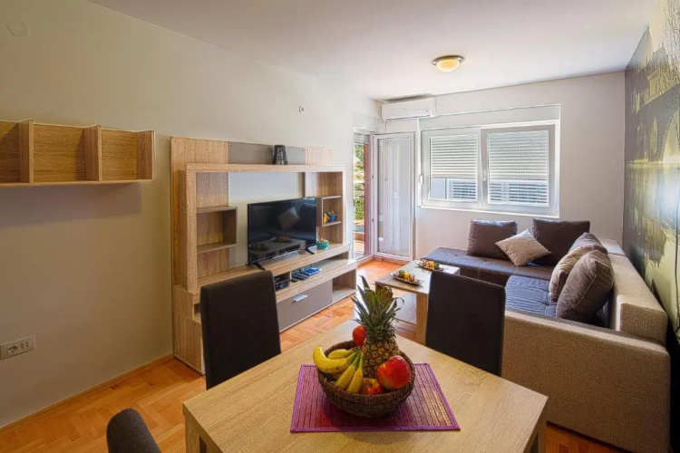 Apartment S&S