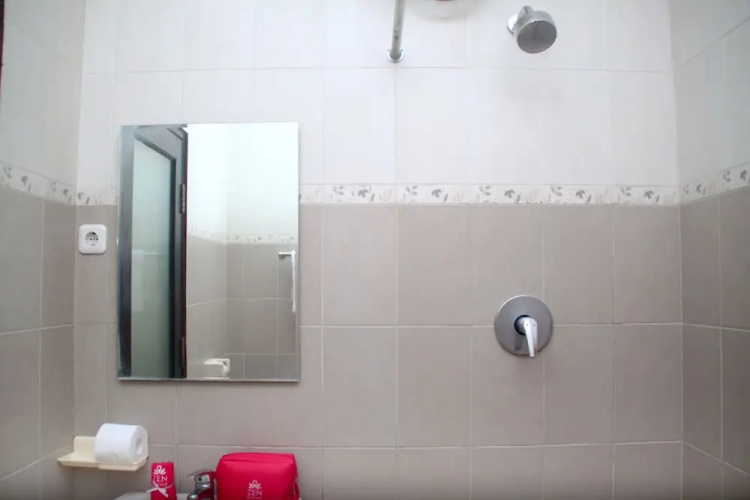 Zen Rooms Basic Gubeng Kertajaya(ZEN Rooms Gubeng Kertajaya)