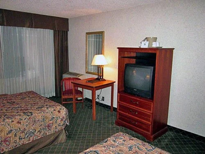 Ramada Tulsa Airport East