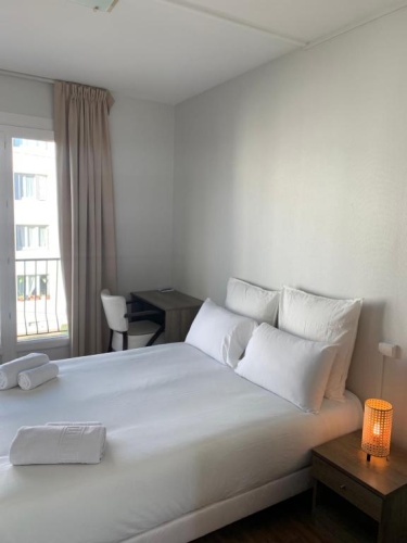 Standard Double room with street view