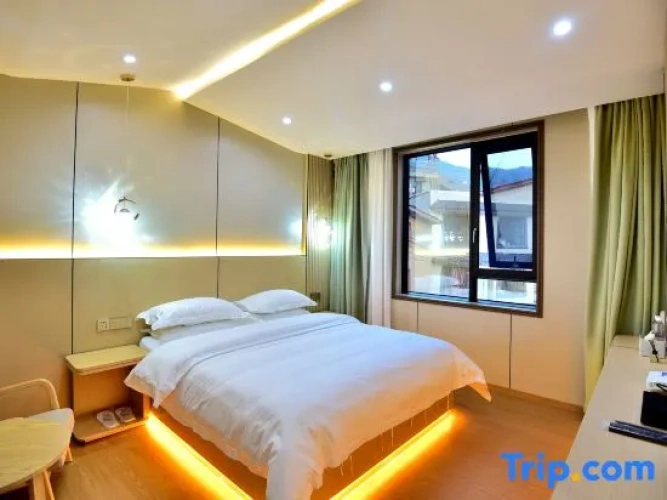 Standard Double room with view