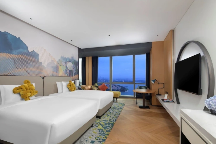 Social Twin room with lake view