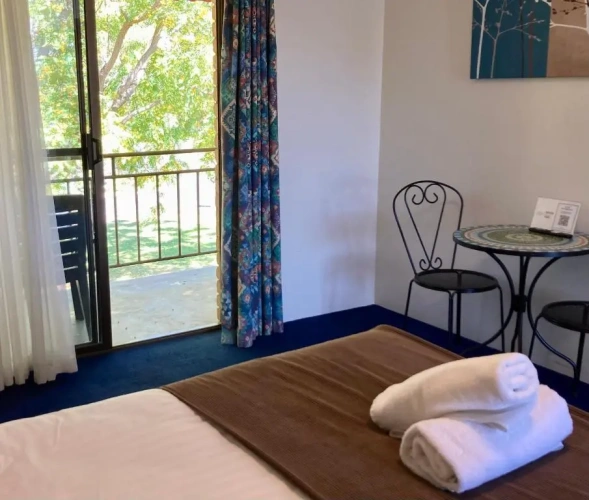Standard Twin room with balcony
