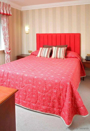 Hythe Imperial