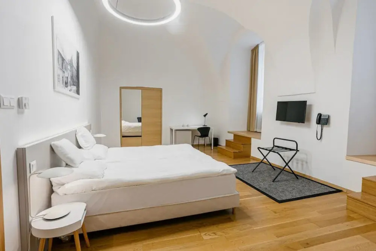 Hotel Benedict