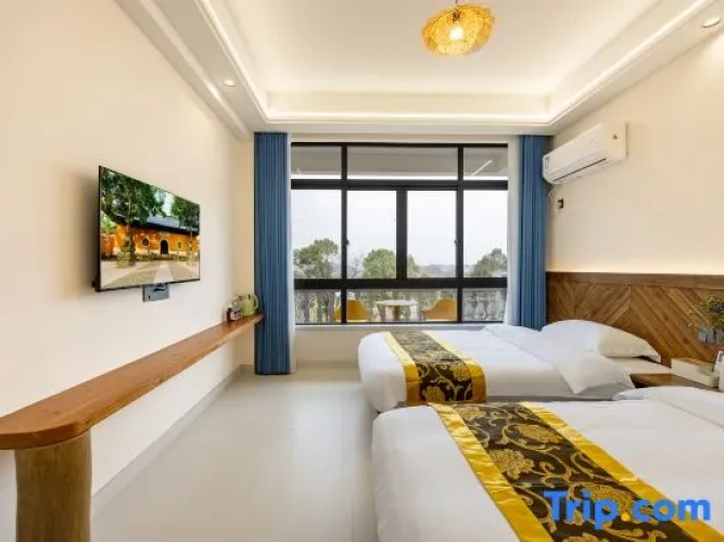 Standard Twin room with balcony