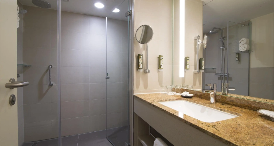 Twin Suite with harbour view