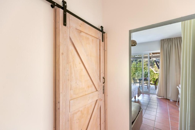 Studio with garden view