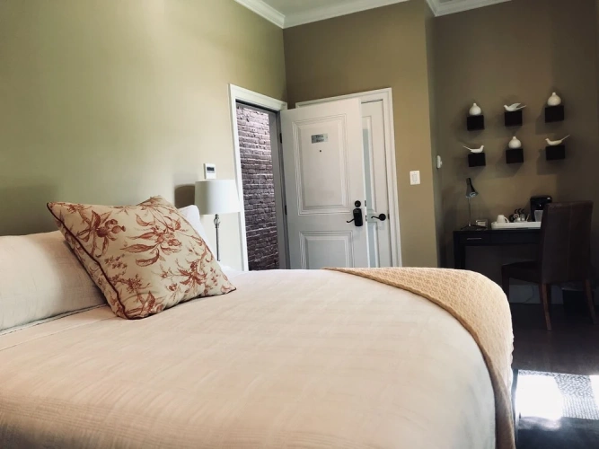 Suite with balcony