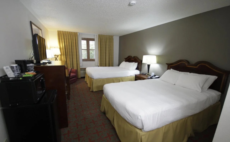 Harbor Winds Hotel
