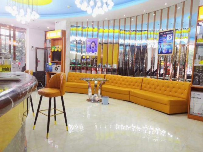 Huating Theme Hotel