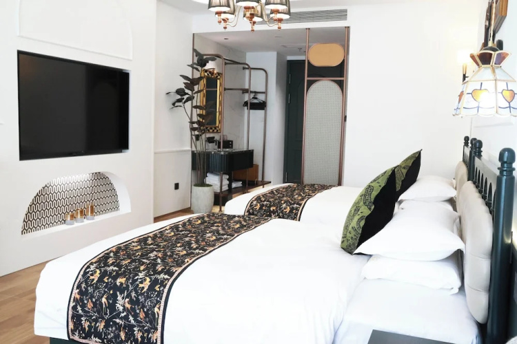 Vishan Garden Trendy Hostel