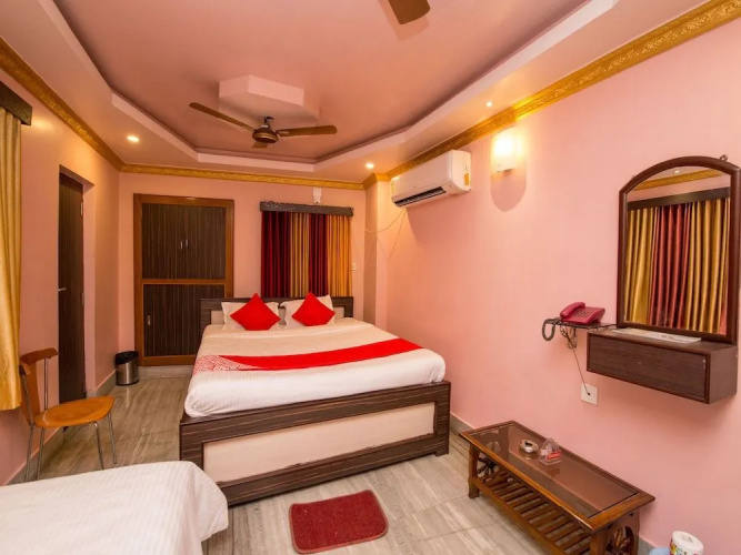 OYO 12803 Moon Light Hotel