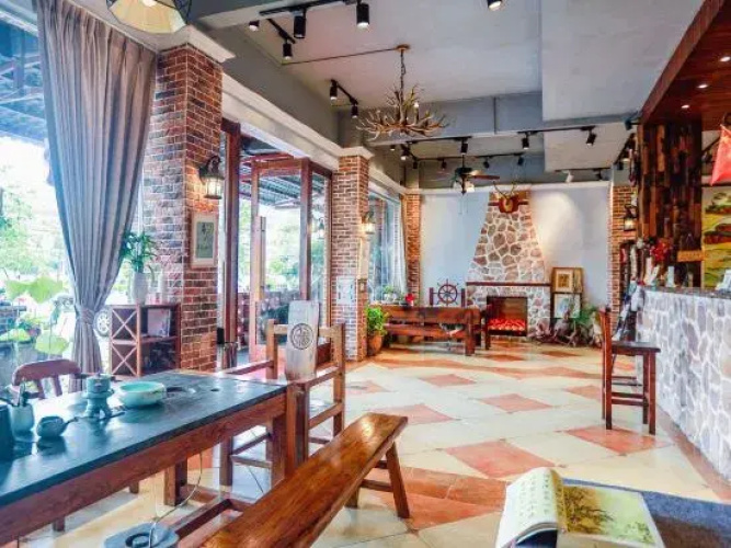 Danxia Mountain Fengqing Hostel