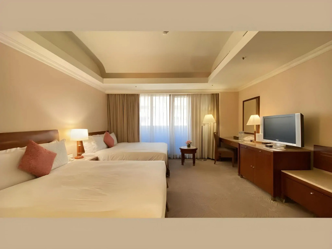 Monarch Plaza Hotel