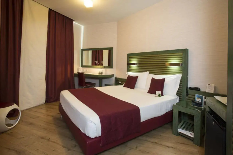 Best Western Crystal Palace Hotel