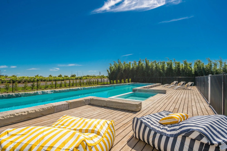 Villa St HelenaOver view