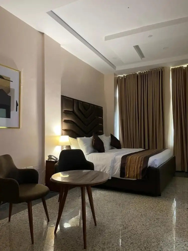 De Silver Green Luxury Hotel