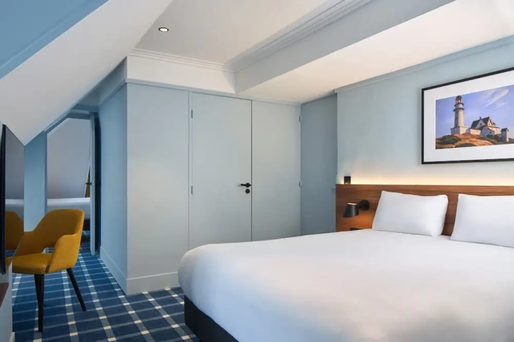 Superior Triple room