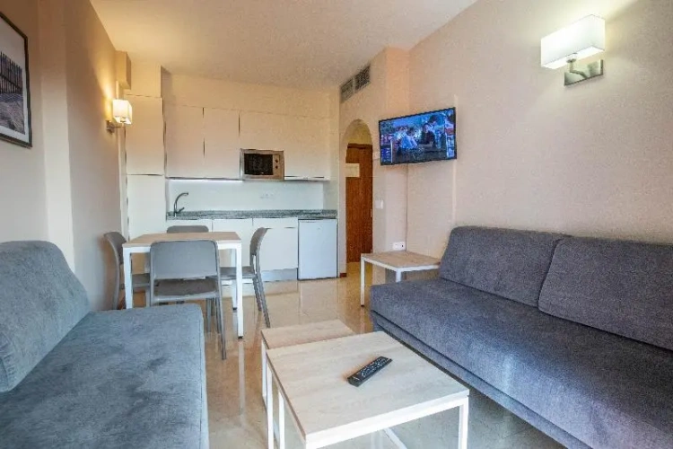 1 Bedroom Quadruple Apartment with balcony