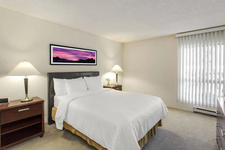 Oakwood At Eaves Mountain View