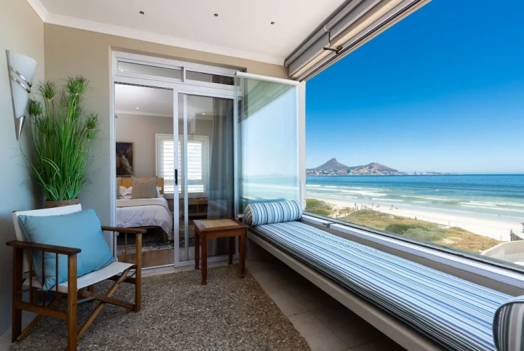 3 Bedrooms Apartment