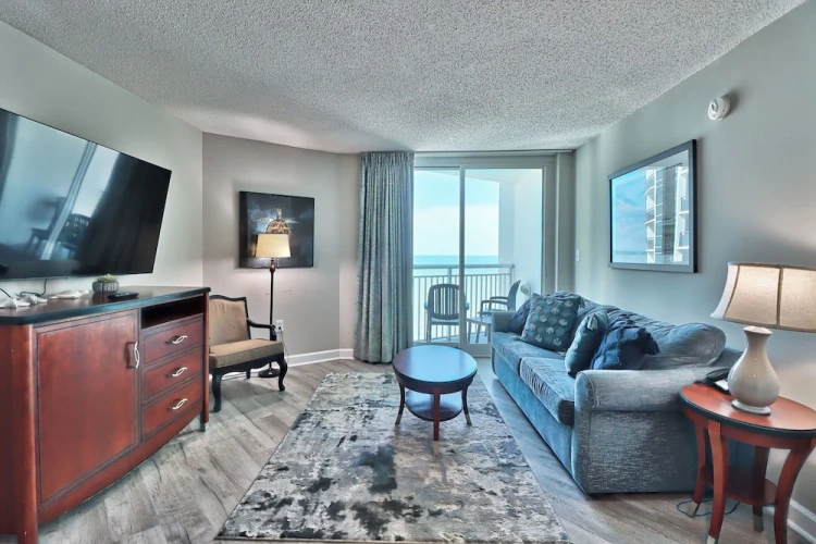 Superior Double room with balcony and with partial ocean view