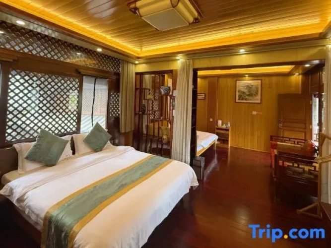 Twin Family Suite