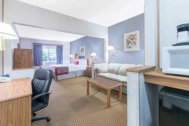 Ramada Limited Suites Bismarck