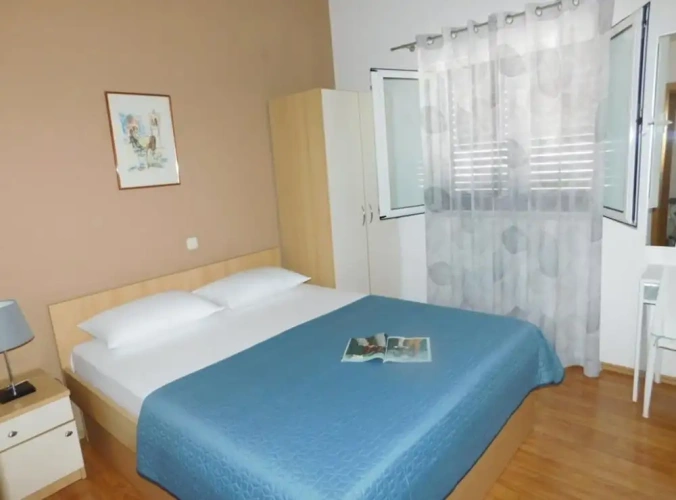 2 Bedrooms Classic Apartment