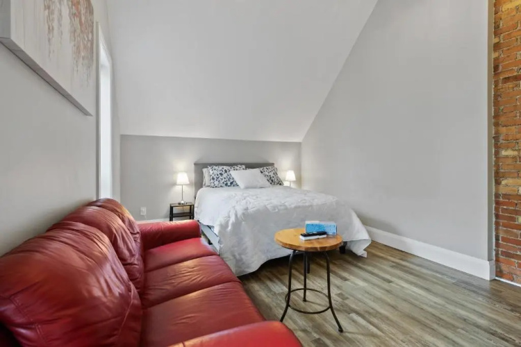 Entire 3-Units Top-Floor Across From Google