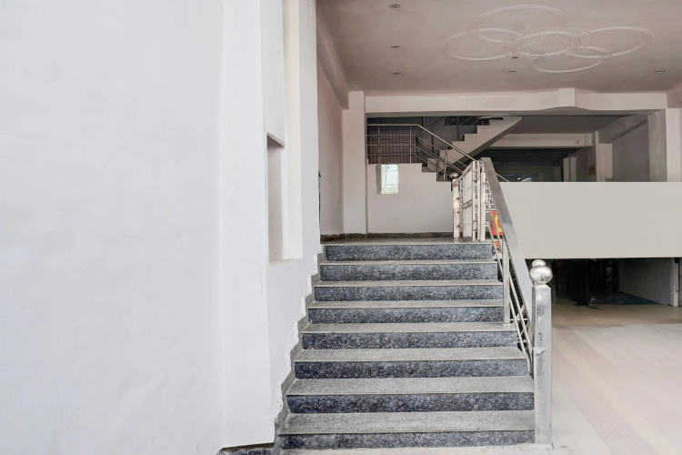 Hotel O Wamson