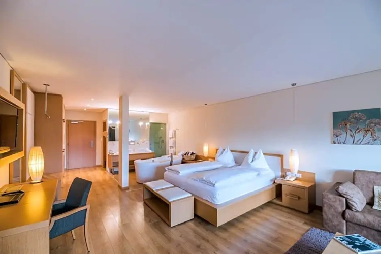 Suite with balcony