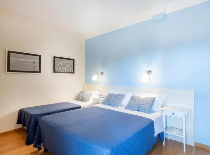 Standard Triple room