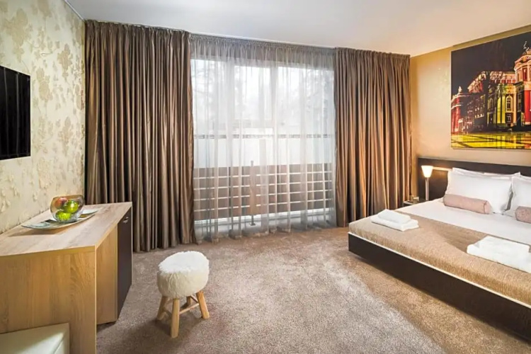 Central Point Boutique Hotel