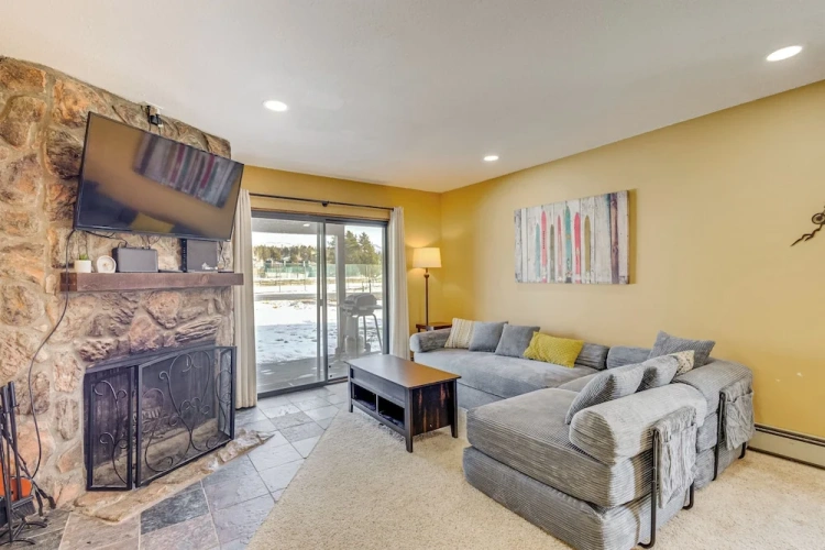 2 Bedrooms Apartment