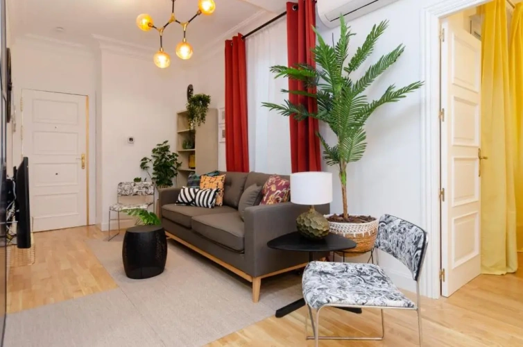2 Bedrooms Apartment