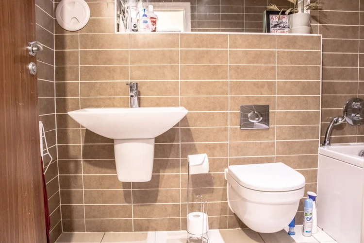 2 Bedroom 2 Bathroom Flat