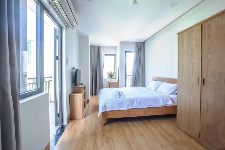 Flower Apartment