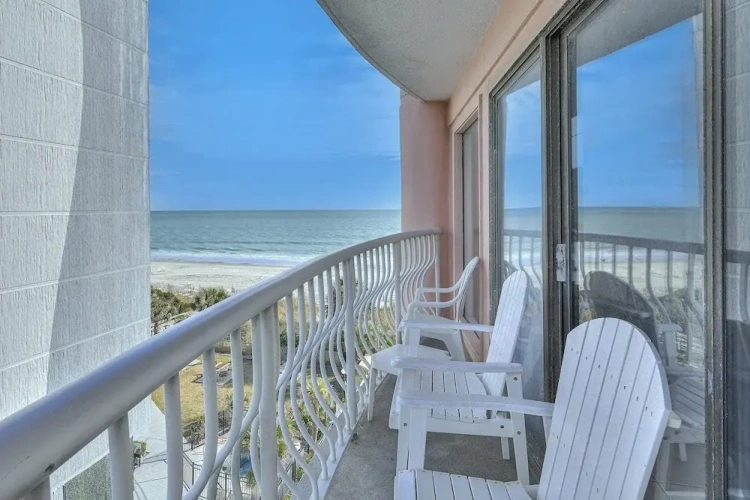 1 Bedroom Deluxe room with partial ocean view