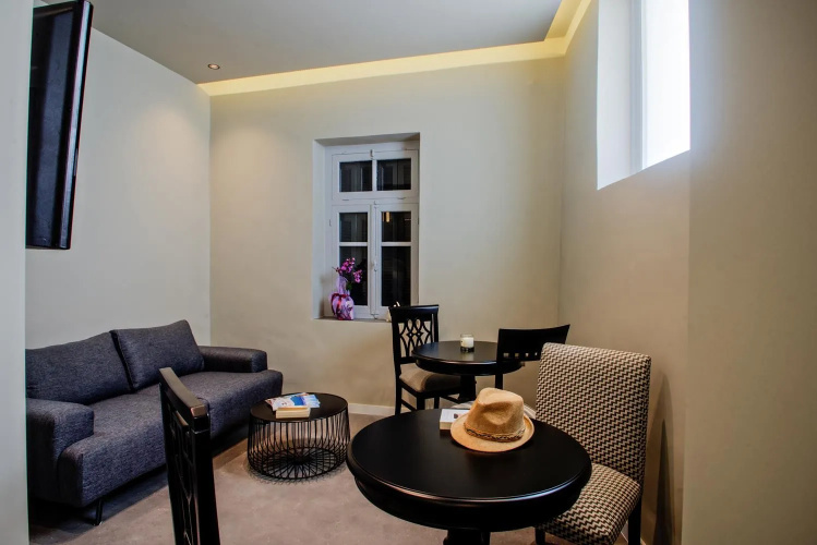 Aethra Boutique Rooms