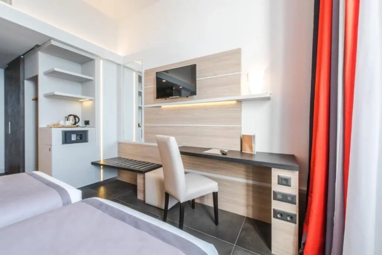 Standard Twin room with sea view