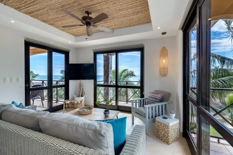 Oceanfront Penthouse / Upscale Roof Terrace