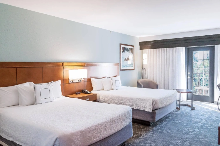 Standard Quadruple room with balcony and with river view