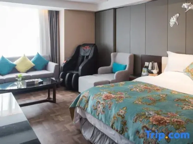 Deluxe Suite