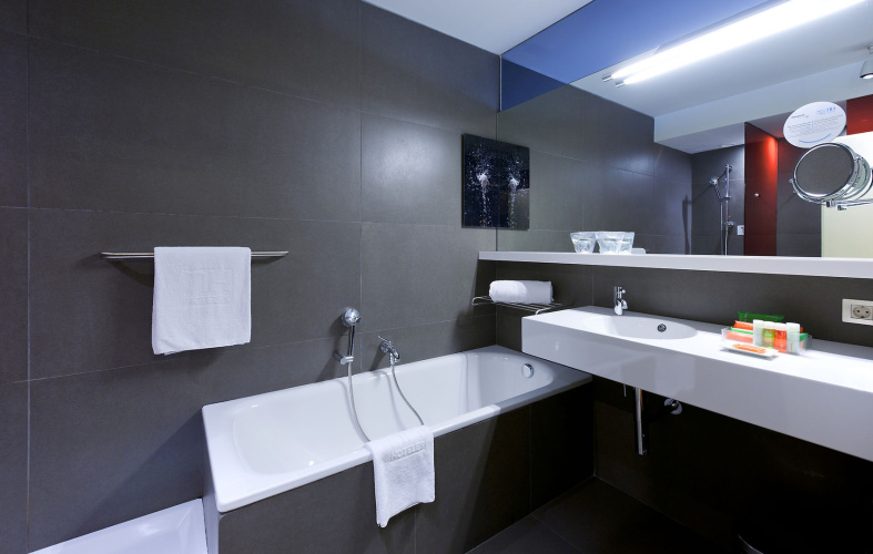 NH Collection Barcelona Constanza photo 10