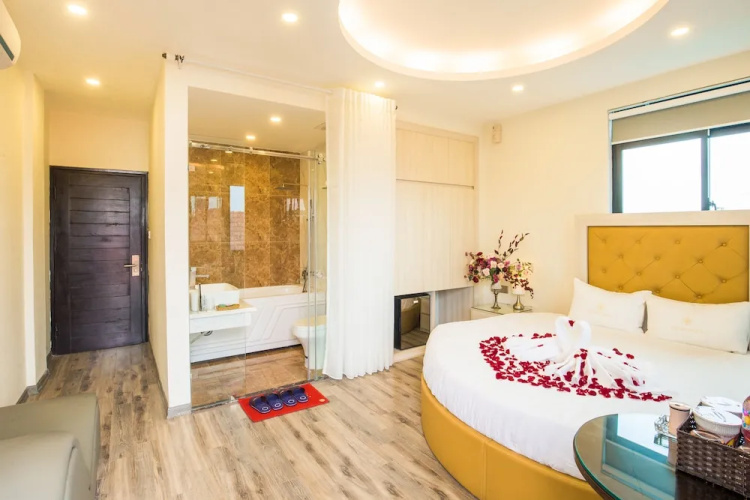 Golden hotel