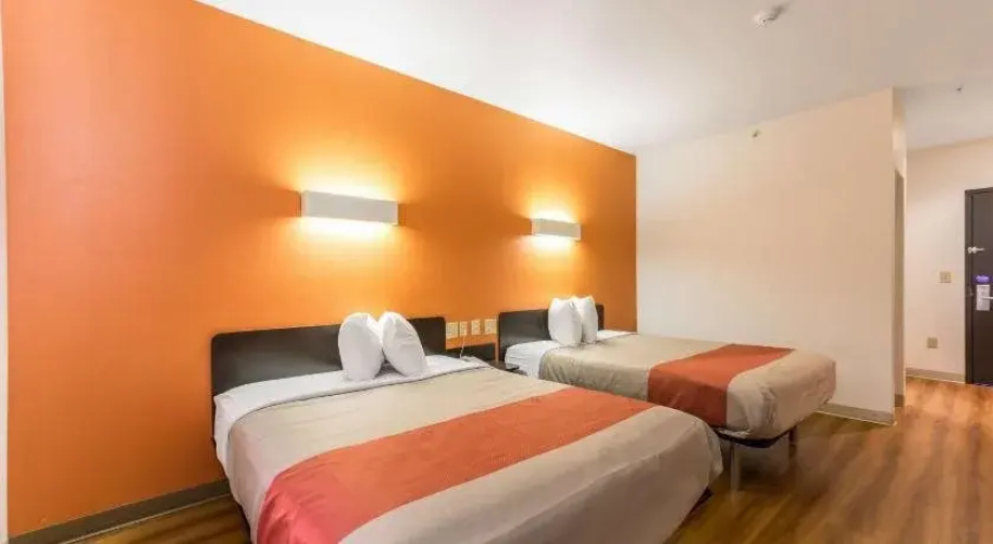 Motel 6 Jourdanton