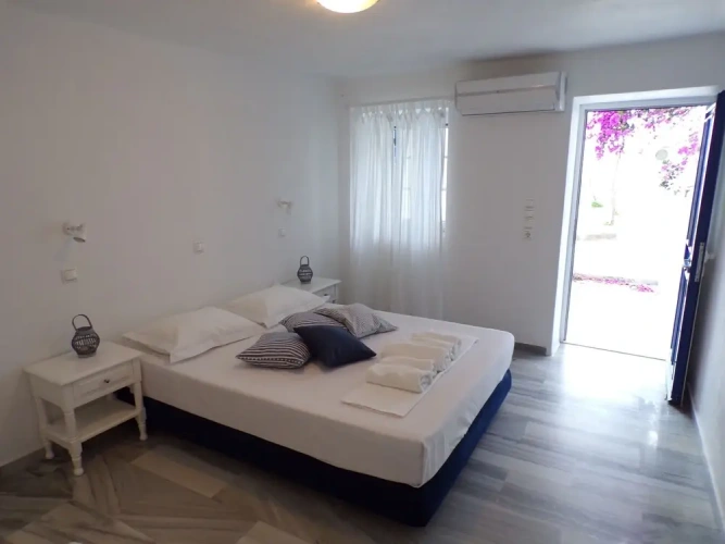 Standard Double room with courtyard view
